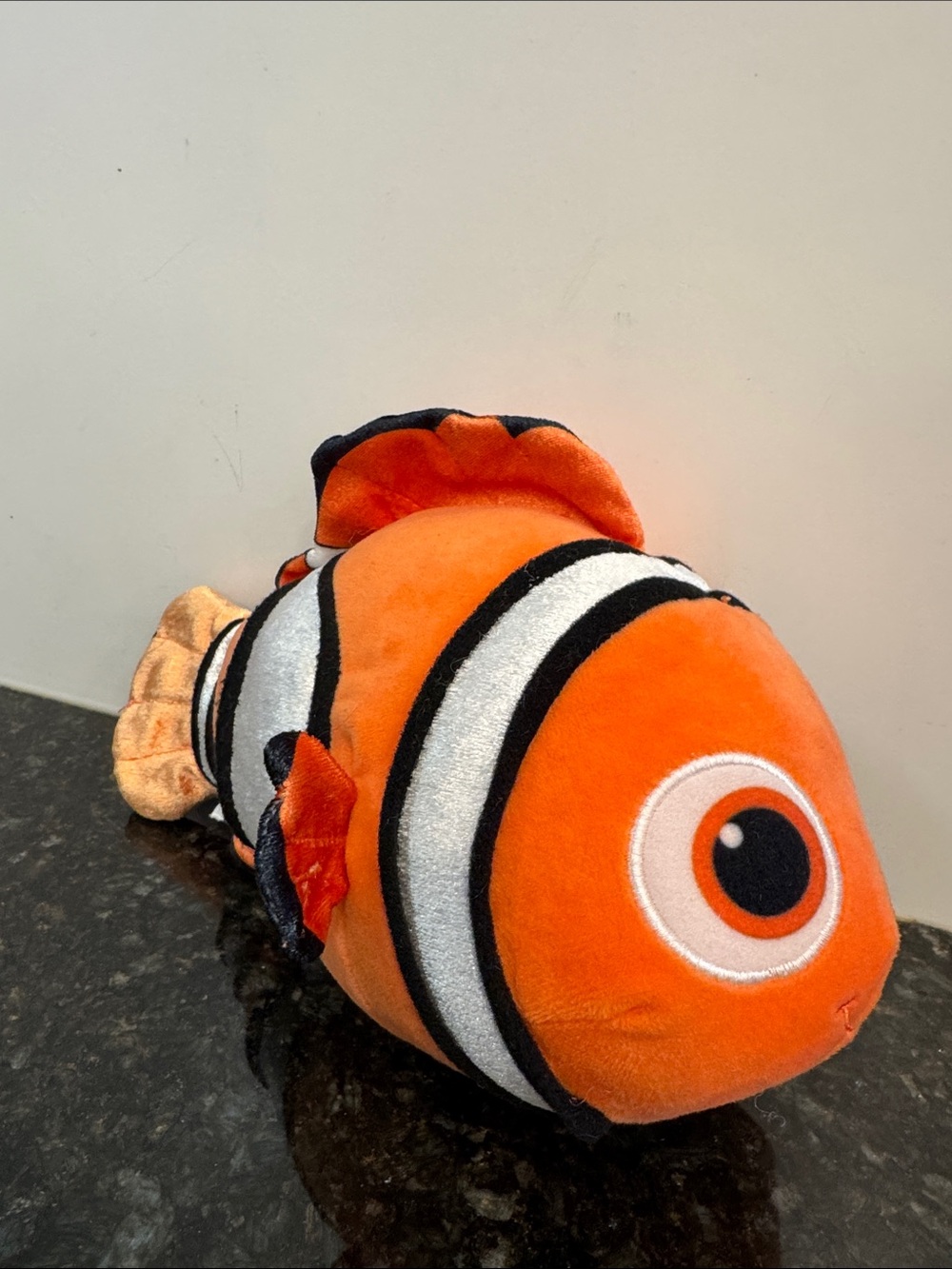 Disney Pixar Nemo Plush Toy/Doll/Stuffed, Beanie Babies 9" Inch